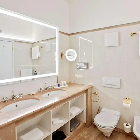 Radisson Blu Altstadt. 5* Solnohrad