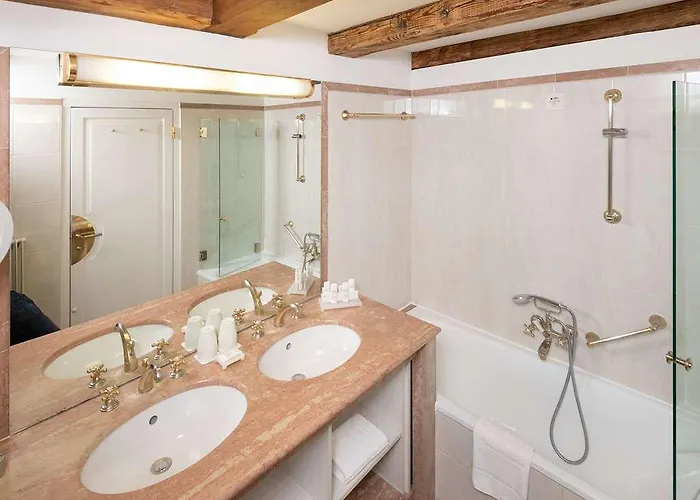 Radisson Blu Altstadt. Solnohrad