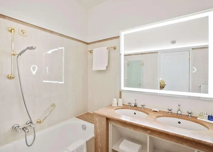 Hotel Radisson Blu Altstadt. Solnohrad