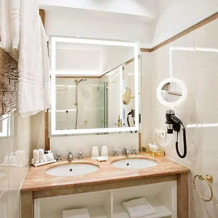 Hotel Radisson Blu Altstadt.